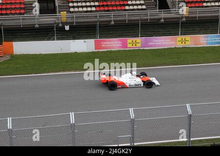 1983 McLaren MP4/1B Formel-1-Fahrzeug am 4/2022. März beim Masters Racing Legends-Rennen auf dem Circuit de Barcelona, Katalonien, Spanien Stockfoto