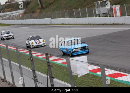 Autos, die in den 80er Jahren Rennen in Espiritu de Montjuic, Barcelona, Spanien 2/3/2022 Stockfoto