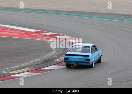 Ford Escort RS2000 trat am 3/2022 in Espiritu de Montjuic, Barcelona, Spanien, im Rennen der 80er Jahre an Stockfoto