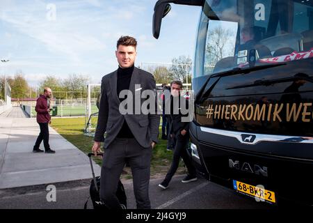 DORDRECHT - FC Emmen Spieler Jari Vlak während des Keuken Kampioen Division Spiels zwischen FC Dordrecht und FC Emmen im Riwal Hoogwerkers Stadium am 15. April 2022 in Rotterdam, Niederlande. ANP COR LASKER Stockfoto