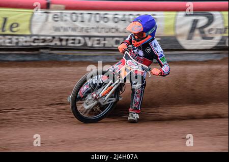 MANCHESTER, GROSSBRITANNIEN. APR 15. Connor Coles von Belle Vue Cool Running Colts in Aktion während des Spiels der National Development League zwischen Belle Vue Colts und Plymouth Centurions am Freitag, dem 15.. April 2022, im National Speedway Stadium in Manchester. (Kredit: Ian Charles | MI News) Kredit: MI News & Sport /Alamy Live News Stockfoto