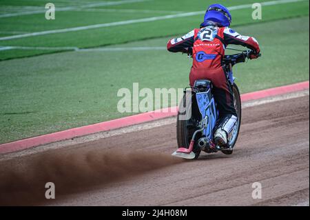 MANCHESTER, GROSSBRITANNIEN. APR 15. Connor King startet am Freitag, den 15.. April 2022, während des Spiels der National Development League zwischen Belle Vue Colts und Plymouth Centurions im National Speedway Stadium in Manchester. (Kredit: Ian Charles | MI News) Kredit: MI News & Sport /Alamy Live News Stockfoto