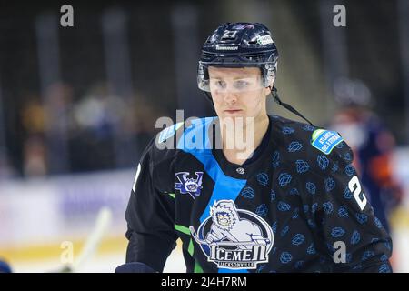 Jacksonville Icemen Stürmer Ian McKinnon (27) während Aufwärmphasen vor einem ECHL-Eishockeyspiel gegen die Greenville Swamp Rabbits in der Veterans Memorial Arena in Jacksonville, Florida, Mittwoch, 13. April 2022. [Gary Lloyd McCullough/Cal Sport Media] Stockfoto