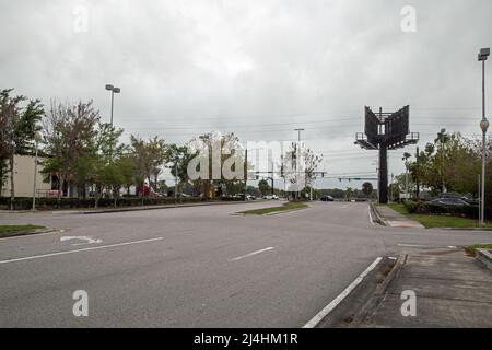 Kissimmee, Florida, USA, April 2022, Blick auf den Irlo Bronson Highway 192. Stockfoto