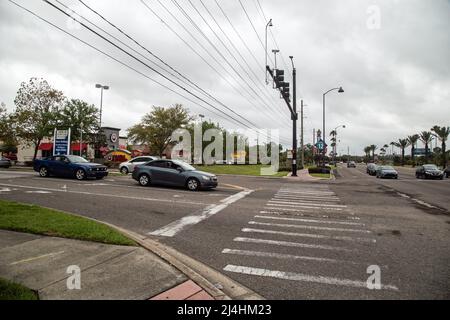 Kissimmee, Florida, USA, April 2022, Blick auf den Irlo Bronson Highway 192. Stockfoto