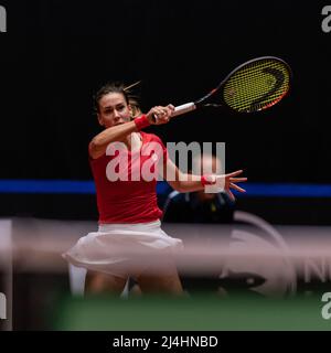 DEN B.Sc., NIEDERLANDE - 16. APRIL: Nuria Parrizas aus Spanien im Spiel gegen Arantxa Rus aus den Niederlanden beim Billie Jean King Cup in Maaspoort am 16. April 2022 in Den Bosch, Niederlande (Foto: Rob Sebel/Orange Picturs) Stockfoto