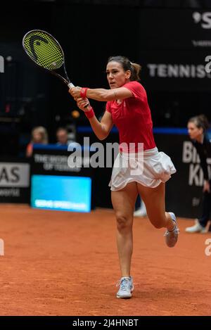 DEN B.Sc., NIEDERLANDE - 16. APRIL: Nuria Parrizas aus Spanien im Spiel gegen Arantxa Rus aus den Niederlanden beim Billie Jean King Cup in Maaspoort am 16. April 2022 in Den Bosch, Niederlande (Foto: Rob Sebel/Orange Picturs) Stockfoto