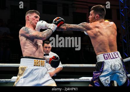 London, Großbritannien. 15. April 2022. Sam Gilley wirft den Jab während der MTK-Kampfnacht zwischen Gilley und Brown für den englischen Super-Weltgewicht-Titel in der York Hall in London, England Sam Mallia/SPP Credit: SPP Sport Press Photo. /Alamy Live News Stockfoto