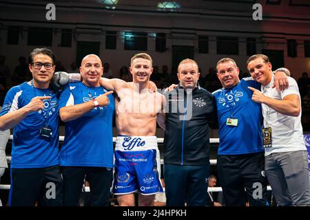 London, Großbritannien. 15. April 2022. Team O'Leary während der MTK-Kampfnacht zwischen O'Leary und Augustine in der York Hall in London, England Sam Mallia/SPP Credit: SPP Sport Press Photo. /Alamy Live News Stockfoto