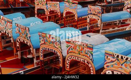 Trajineras in xochimilco, einem traditionellen Ort in mexiko-Stadt, Stockfoto