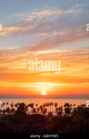 Warmer Sonnenuntergang über La Jolla Shores in Kalifornien Stockfoto