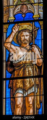 Johannes der Täufer Glasmalerei Saint Perpetue Felicite Kirche Eglise Sainte Perpetue Sainte Felicite Kirche Nimes Gard Frankreich. Katholische Kirche geschaffen Stockfoto