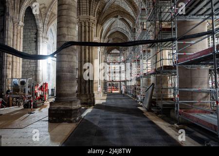 Ein Bild zeigt ein Gerüst von Bau- und Renovierungsarbeiten in der Kathedrale Notre-Dame in Paris am 15. April 2022, am dritten Jahrestag eines Brandes, der die Kathedrale teilweise zerstört hat. Foto von Romain Gaillard/Pool/ABACAPRESS.COM Stockfoto