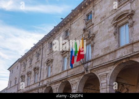 Palazzo dell'Arengo in der italienischen Stadt Ascoli Piceno. Stockfoto