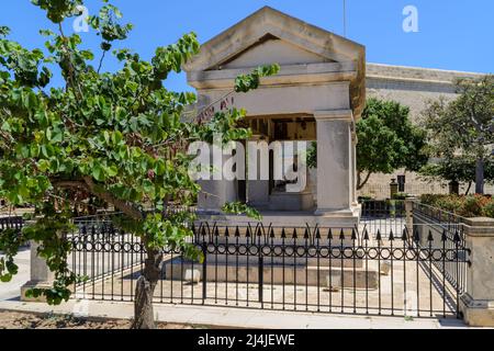 Valletta, Malta - Juni 7. 2016: Das Lord Hastings Monument, das dem ehemaligen Gouverneur von Malta in den Hastings Gardens gewidmet ist. Stockfoto