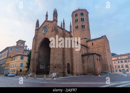 Basilika des Heiligen Antoninus in der italienischen Stadt Piacenza. Stockfoto