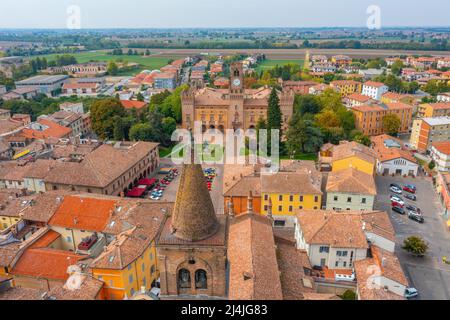 Luftaufnahme des Stadtzentrums von Busseto, Italien. Stockfoto