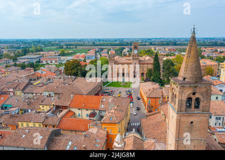 Luftaufnahme des Stadtzentrums von Busseto, Italien. Stockfoto