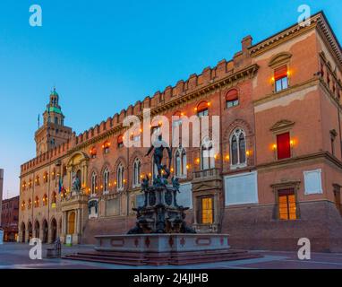 Neptunbrunnen vor dem palazzo d'accursio in Bologna. Italien. Stockfoto