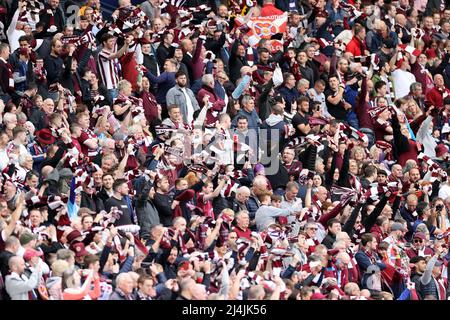 Herz der Midlothian-Fans in den Tribünen vor dem Halbfinale des Scottish Cup im Hampden Park, Glasgow. Bilddatum: Samstag, 16. April 2022. Stockfoto