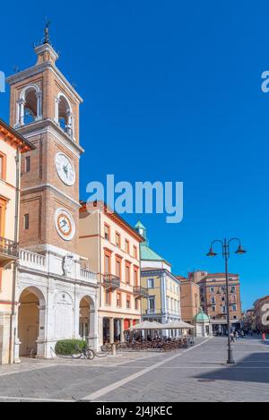 Uhrenturm auf der piazza martiri in der italienischen Stadt rimini. Stockfoto