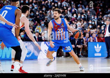 BARCELONA - MÄR 18: Laprovittola in Aktion während des Euroleague-Spiels von Turkish Airlines zwischen dem FC Barcelona und Crvena Zvezda im Palau Blaugrana Stockfoto