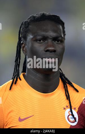 ISTANBUL - Bafetimbi Gomis von Galatasaray AS während des türkischen Superliga-Spiels zwischen Fenerbahce AS und Galatasaray AS am 10. April 2022 im Ulker Fenerbahce Sukrus Saracoglu Stadion in Istanbul, Türkei. ANP | Dutch Height | Gerrit van Keulen Stockfoto