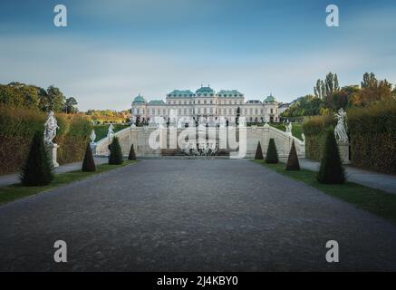 Muschelbrunnen und Schloss Belvedere - Wien, Österreich Stockfoto