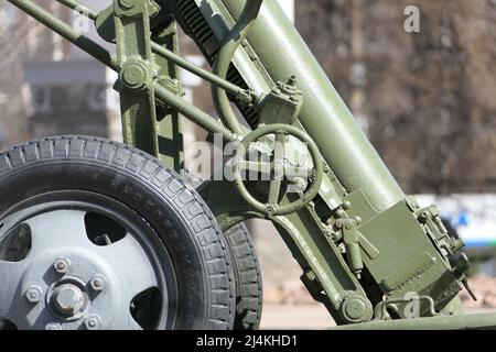 Nischni Nowgorod, Russland, Marschall-Schukowplatz, 14.04.2022. Proben der militärischen Ausrüstung unter stolzen Bedingungen, das Quadrat der ewigen Flamme. Hohe Qualität Stockfoto
