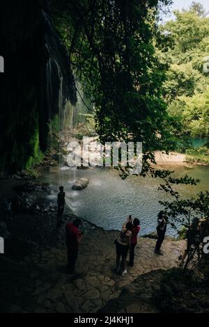 Der Wasserfall Kursunlu selalesi befindet sich 19 km von Antalya, Türkei, entfernt. Hochwertige Fotos Stockfoto