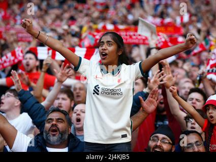 London, Großbritannien. 16. April 2022. LONDON, ENGLAND - 16. APRIL:Liverpool Fan während des FA Cup Halbfinales zwischen Manchester City und Liverpool im Wembley Stadium, London, UK 16.. April 2022 Credit: Action Foto Sport/Alamy Live News Stockfoto