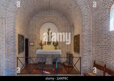 Citta di San Marino, San Marino, 2. September 2021: Innenraum der Kapelle Santa Barabara in San Marino. Stockfoto