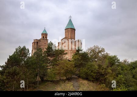 Gremi königliche Festung und die Kirche der Erzengel auf einem hohen Hügel. Kakheti, Georgia Stockfoto