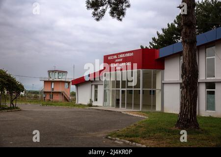 Telavi, Georgien - 01. Oktober 2018: Kleiner Flughafen Mimino in der georgischen Provinzstadt Telavi Stockfoto