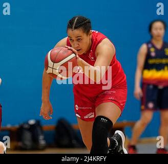 Cardiff, Wales, 16. April 2022, Anna Lappenkuper (Leicester) im Einsatz, während Cardiff Archers gegen Leicester Riders WBBL, Credit:, Graham Glendinning,/ Alamy Live News Final Score: 58-88 Credit: Graham Glendinning / GlennSports/Alamy Live News Stockfoto