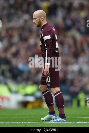 Glasgow, Schottland, 16.. April 2022. Liam Boyce of Hearts beim Scottish Cup Spiel im Hampden Park, Glasgow. Bildnachweis sollte lauten: Neil Hanna / Sportimage Kredit: Sportimage/Alamy Live News Stockfoto