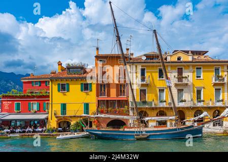 Malcesine, Italien, 27. August 2021: Marina in Malcesine in Italien. Stockfoto