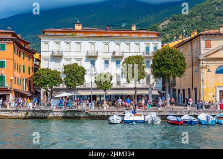 Malcesine, Italien, 27. August 2021: Marina in Malcesine in Italien. Stockfoto