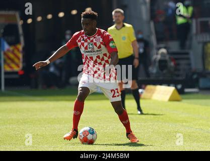 16. April 2022, Mewa Arena, Mainz, GER, 1.FBL, 1.FSV FSV FSV Mainz 05 vs VfB Stuttgart, DFL-Vorschriften verbieten die Verwendung von Fotos als Bildsequenzen und/oder quasi-Video. Im Bild Anderson Lucoqui (Mainz) Stockfoto