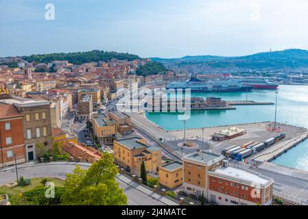 Anconara, Italien, 26. September 2021: Stadtbild der italienischen Stadt Ancono. Stockfoto