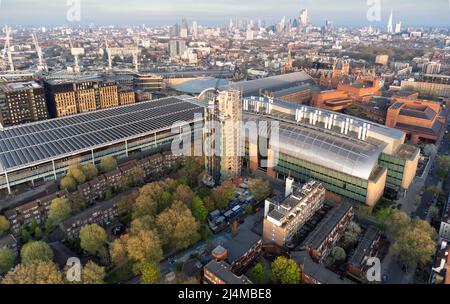 Francis Crick Institute und St. Pancras International Train Station, King's Cross, camden, islington, london Stockfoto