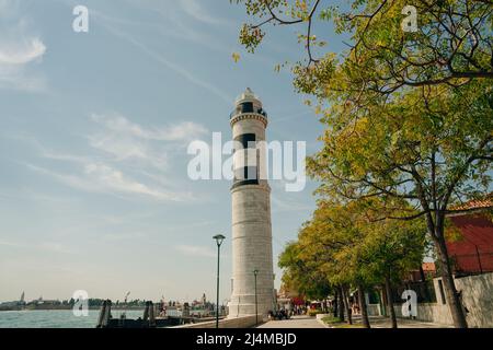 Leuchtturm Murano Faro dell'Isola di Murano in der Lagune von Venedig, Italien - sep, 2021. Hochwertige Fotos Stockfoto