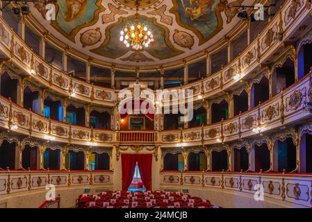 Busseto, Italien, 25. September 2021: Teatro Giuseppe Verdi in der italienischen Stadt Busseto. Stockfoto