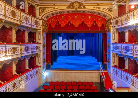 Busseto, Italien, 25. September 2021: Teatro Giuseppe Verdi in der italienischen Stadt Busseto. Stockfoto