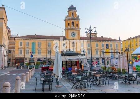 Parma, Italien, 25. September 2021: Palazzo del Governatore in der italienischen Stadt Parma. Stockfoto