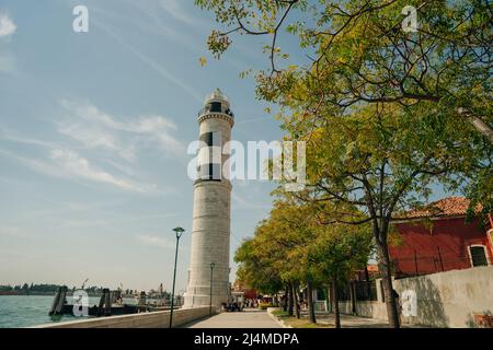 Leuchtturm Murano Faro dell'Isola di Murano in der Lagune von Venedig, Italien - sep, 2021. Hochwertige Fotos Stockfoto