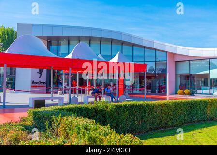 Maranello, Italien, 23. September 2021: Eingang zum museo Ferrari in Maranello, Italien. Stockfoto