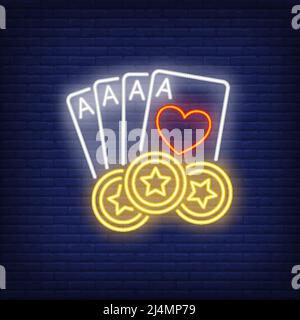 Vier Asse und Star Casino Chips Neon-Zeichen. Spiel- und Pokerclub-Design. Nachts helles Neonschild, bunte Plakatwand, Lichtbanner. Vektorgrafiken Stock Vektor