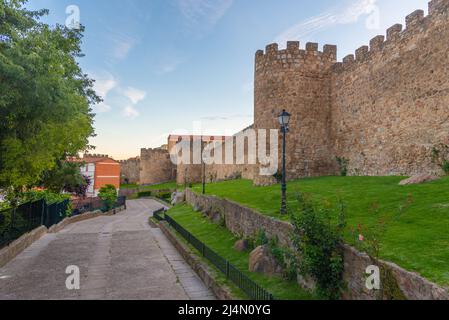 Sonnenuntergang Ansicht der Festung in der Altstadt der spanischen Stadt Plasencia Stockfoto