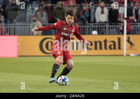 Toronto, Ontario, Kanada. 16. April 2022. Kadin Chung (12) in Aktion während des MLS-Spiels zwischen dem FC Toronto und der Philadelphia Union. Das Spiel endete 2-1 für den FC Toronto. (Bild: © Angel Marchini/ZUMA Press Wire) Bild: ZUMA Press, Inc./Alamy Live News Stockfoto